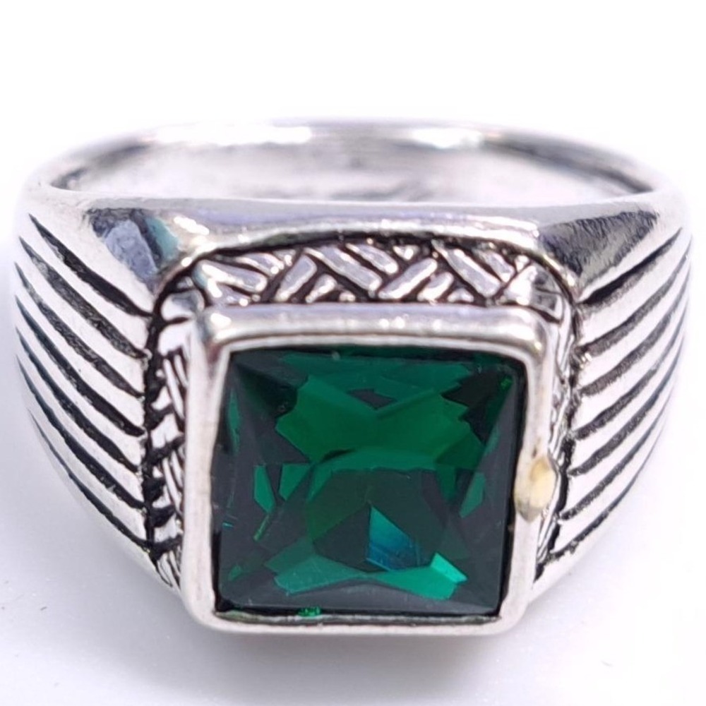 New Signet Signature‎ Statement Ring Size 7.5 Silver Tone Square Green Stone